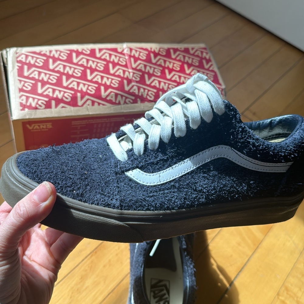 - Van’s old school, dark navy suede, men’s 8.5 women’s 10